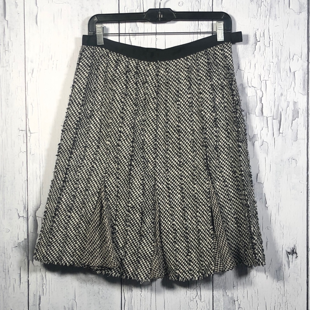 Carlisle Black/White Pleated Silk Skirt Sz 6